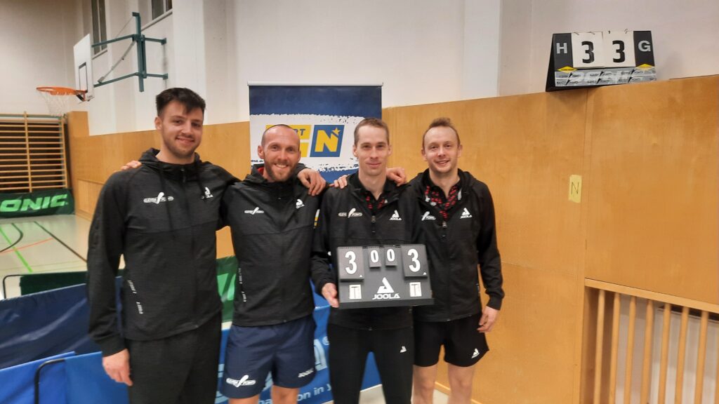 Marius Mandl, Christoph Lehner, Dominik Habesohn und Christoph Schüller (von links) nach dem 3:3-Remis gegen Tulln