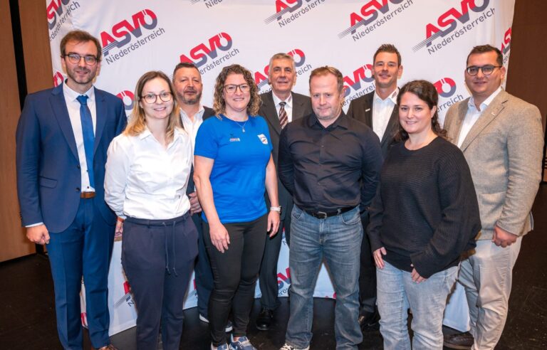 20251026 Präsident Conrad Miller, Anna Haindl, Michael Steiner, Beate Fasching, Manfred Römer, Helmut Nagl, Alexander Harbich, Martina Unterleithner, Fidan Limani